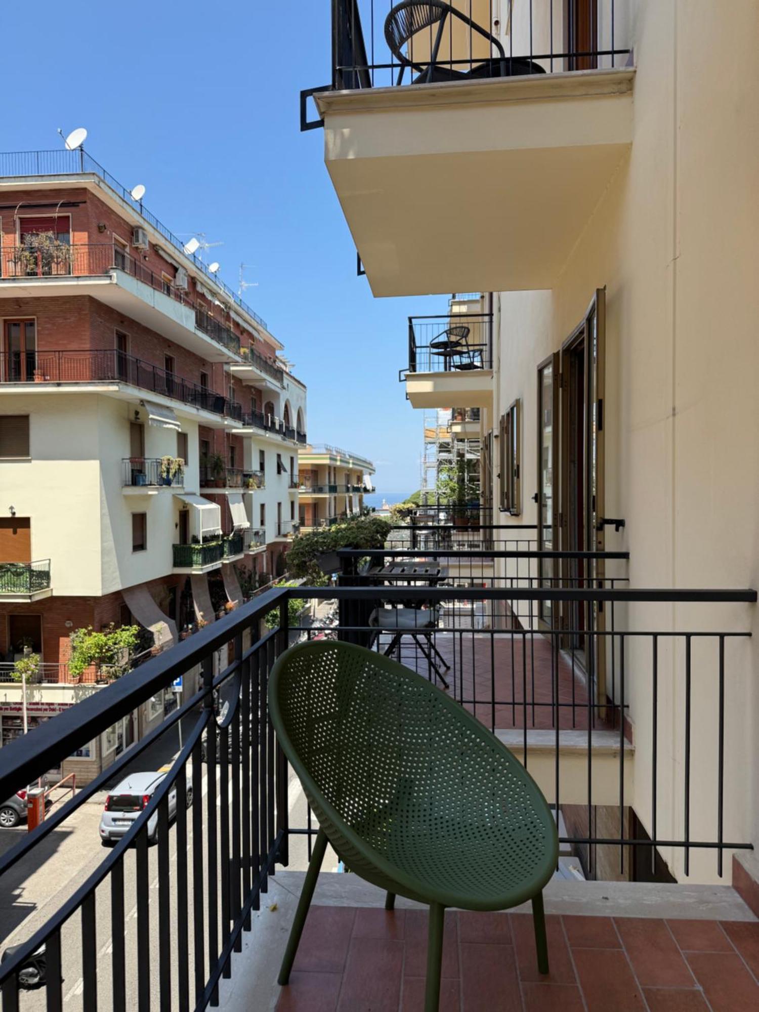 Apartment F&m House *